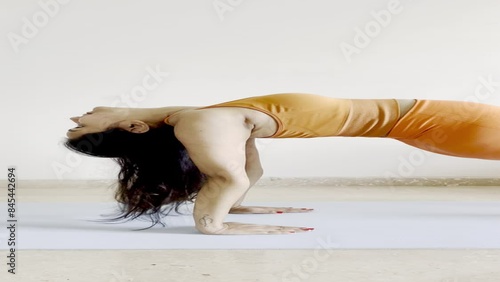 Video Clip Of An Fitness Instructor Doing The Reverse Plank Or Upward Plank Pose Exercise.
