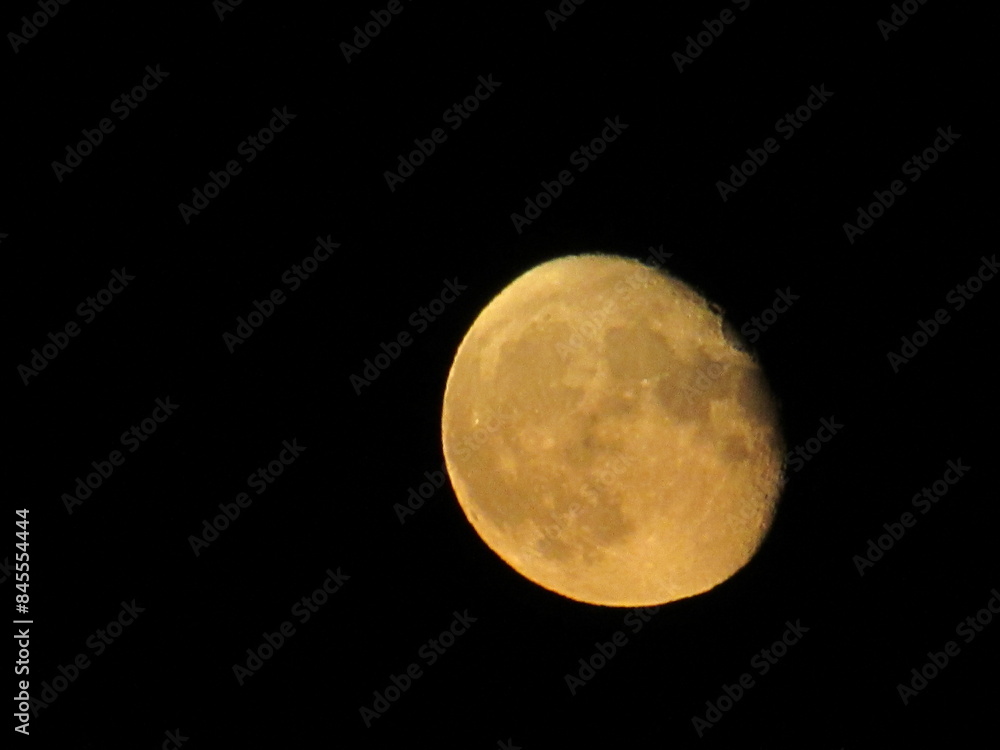 Obraz premium Mond mit Mondoberfläche