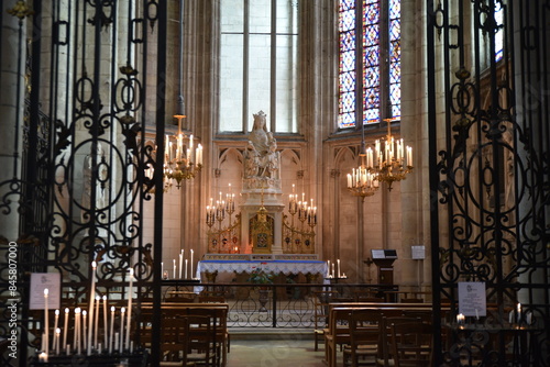 Chapelle de la Vierge à la cathédrale de Sens en Bourgogne. France photo