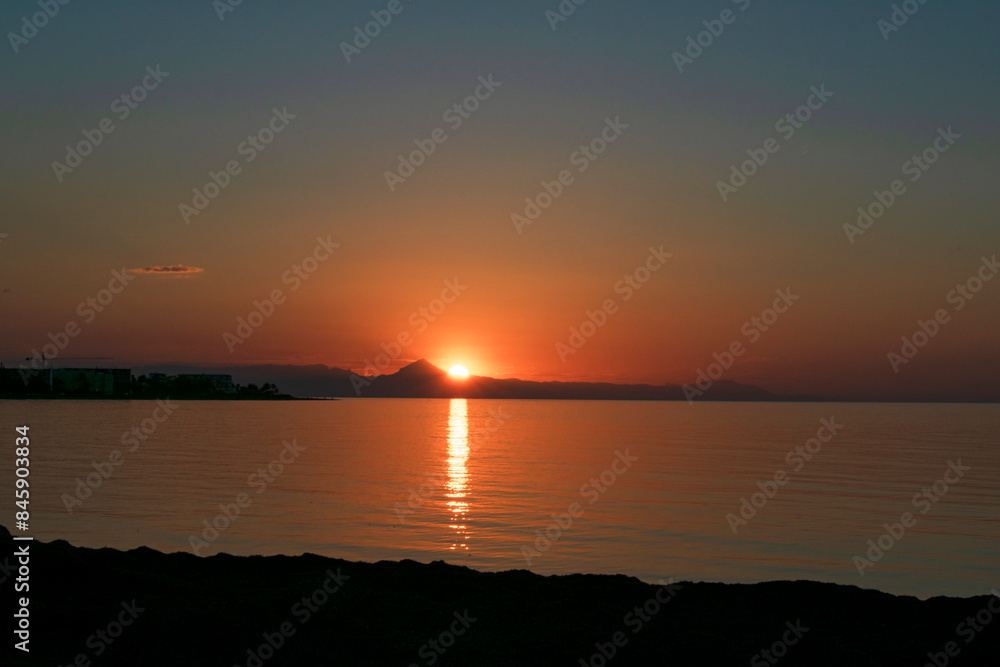 Obraz premium photographs of beautiful sunrises at the sea