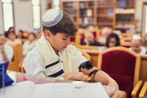 boy bar mitzva Jewish synagogue  