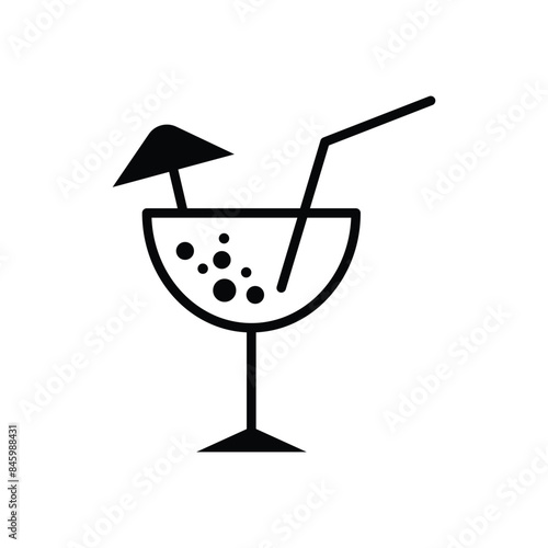 Set of outlined Minimal summer alcohol cocktail in glass icon collection. cocktails thin line icons collection. Vector Illustration.