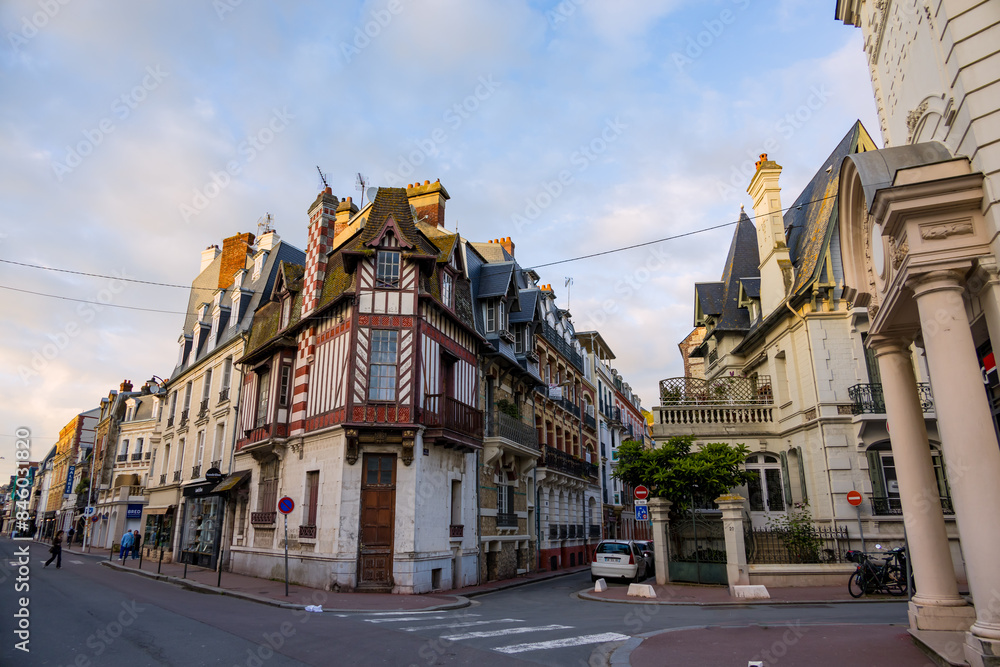 Fototapeta premium Dans les rues de Trouville-sur-Mer