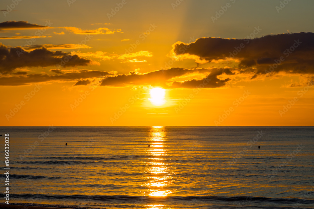 Fototapeta premium Coucher de soleil sur l'Atlantique à Villers-sur-Mer