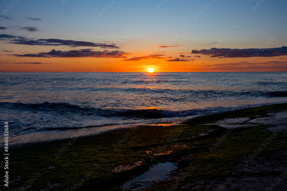 Fototapeta premium Coucher de soleil sur l'Atlantique à Villers-sur-Mer