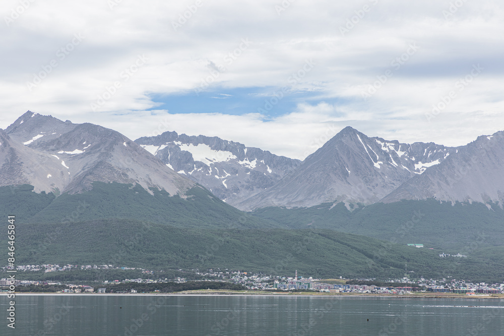 Φωτογραφία Ushuaia seen from the middle of the Beagle Channel with the mountains in the bac