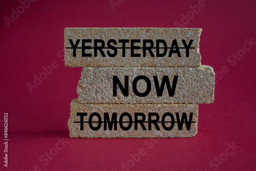 Obraz na plátně Yesterday, now, tomorrow on brick blocks