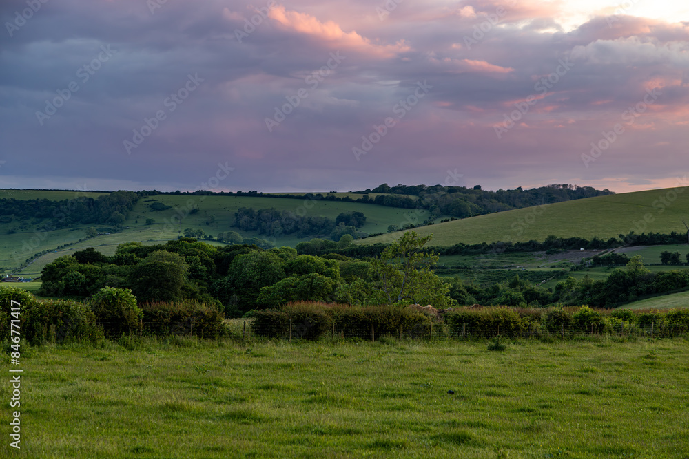 Obraz premium Evening light over the South Downs in Sussex, in early summer