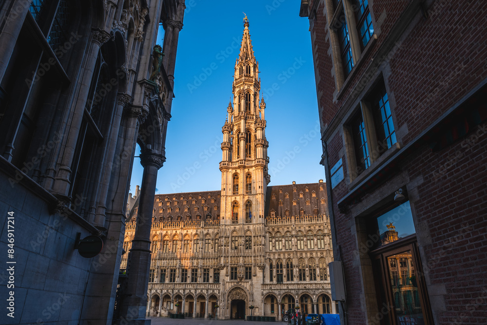 Obraz premium Brussels Town Hall at the Grand Place, or Grote Markt, in Brussels, Belgium