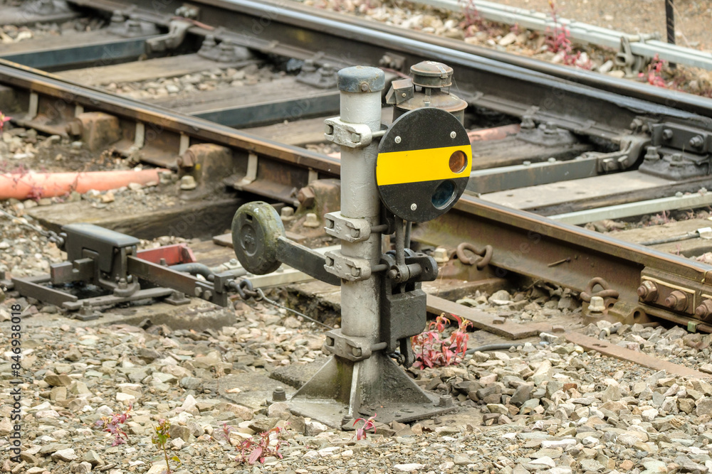 Shunt ahead disc signal at Worcester Shrub Hill station Shunt ahead disc signal at Worcester Shrub Hill station