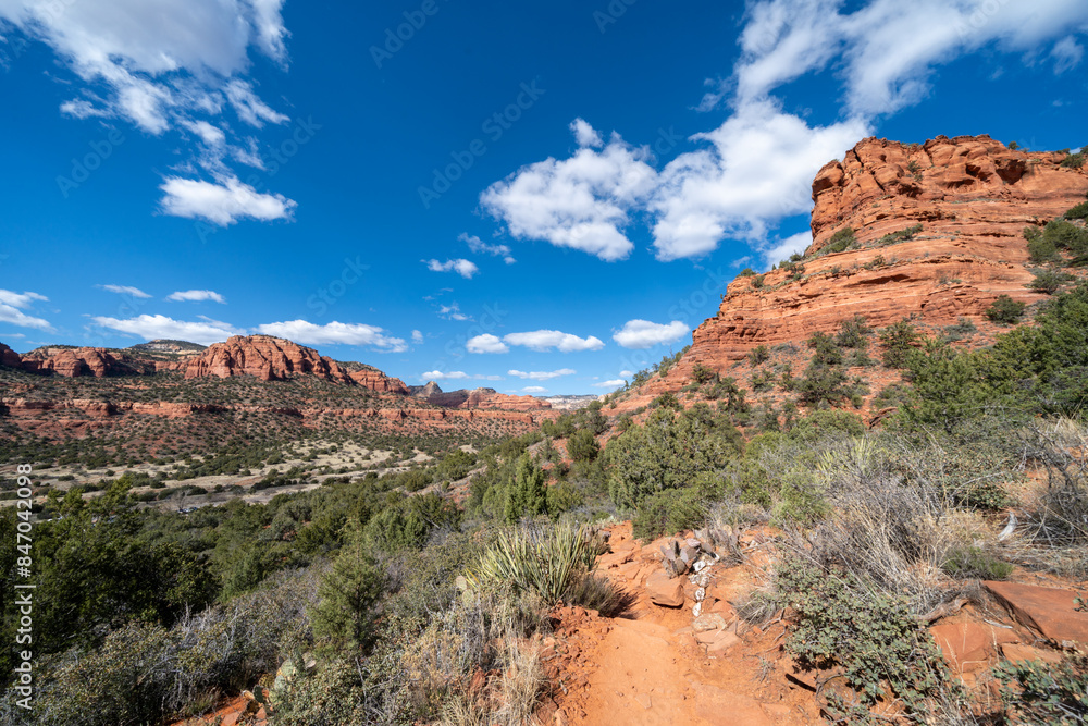 Naklejka premium Doe Mountain trail in Sedona, Arizona on a sunny spring day