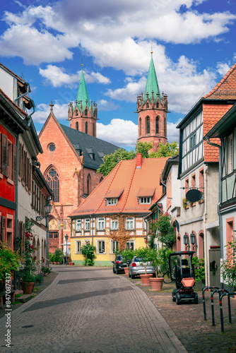 Fototapeta Naklejka Na Ścianę i Meble -  Altstadt Gasse in Ladenburg mit Kirche