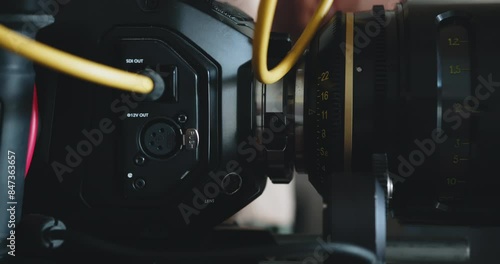 The radio focus is calibrated using the drive gear of the radio focus close-up. photo