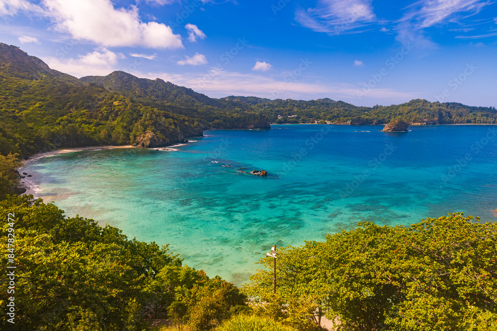 Naklejka premium 小笠原諸島 境浦海岸から望む絶景