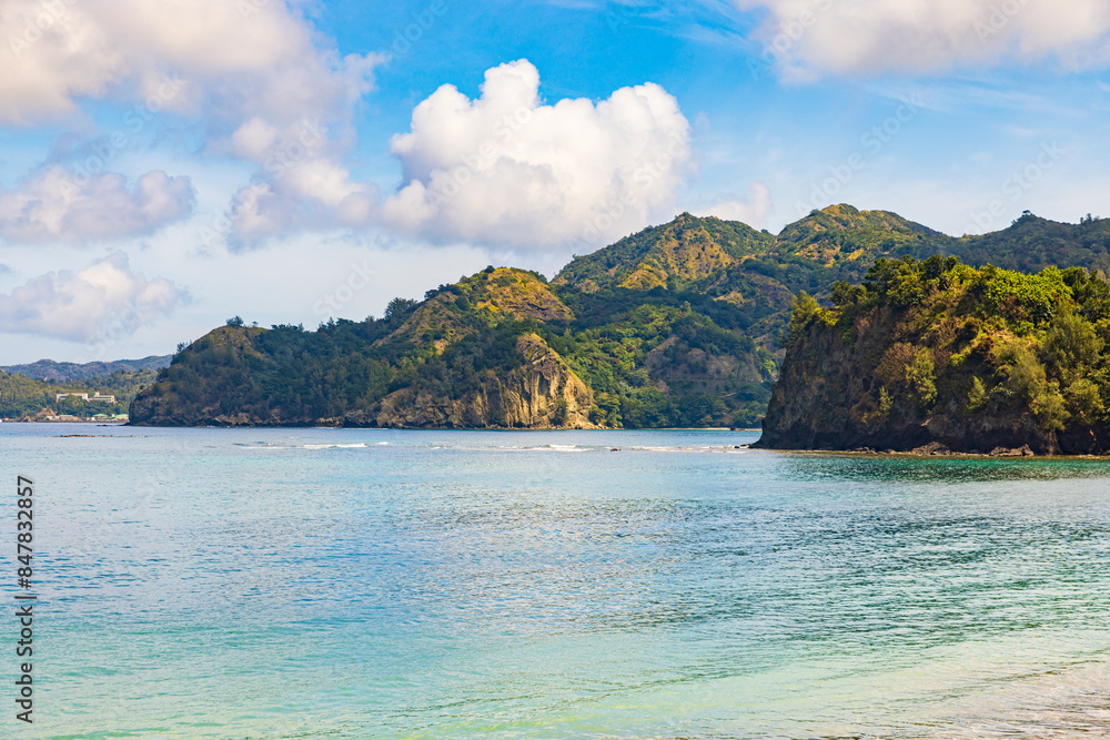 Fototapeta premium 小笠原諸島・父島 扇浦海岸から望む風景 