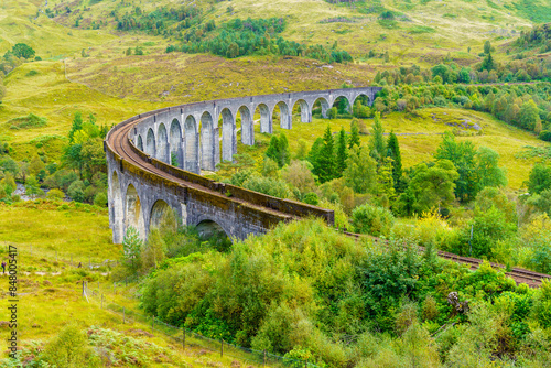 Obraz na płótnie Glenfinnan Viaduct and surrounding landscape w salonie