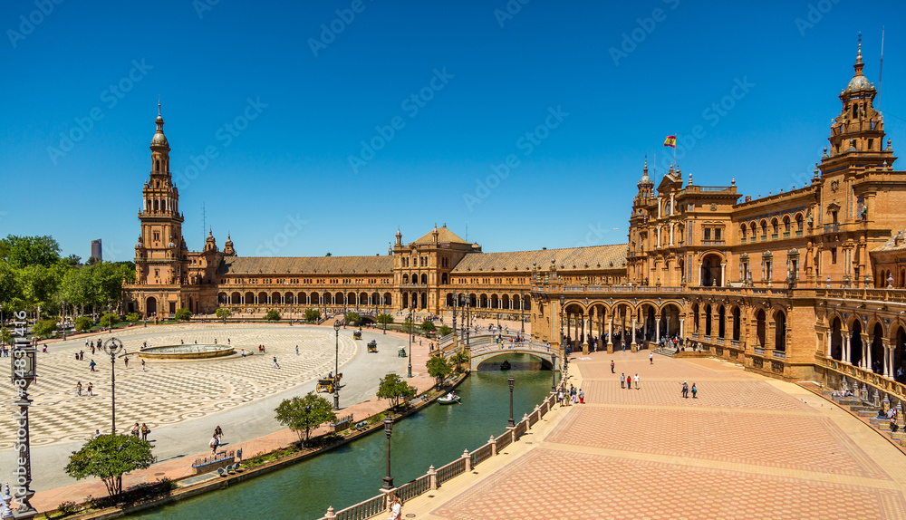 Naklejka premium Views of the beautiful Plaza de Espana (translates to Spanish Square) in Seville, Spain