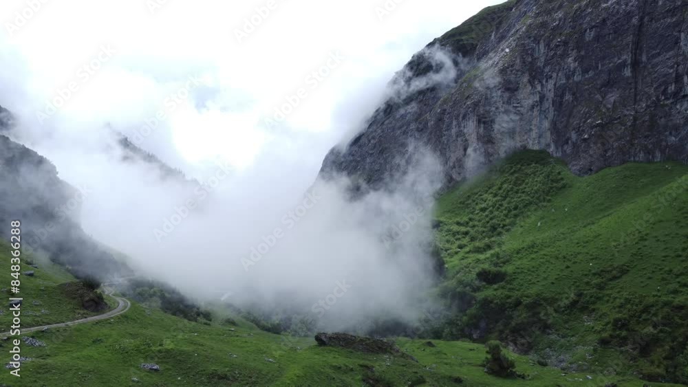 Schweiz / Bargis: Nebel steigt auf Schweiz / Bargis: Nebel steigt auf