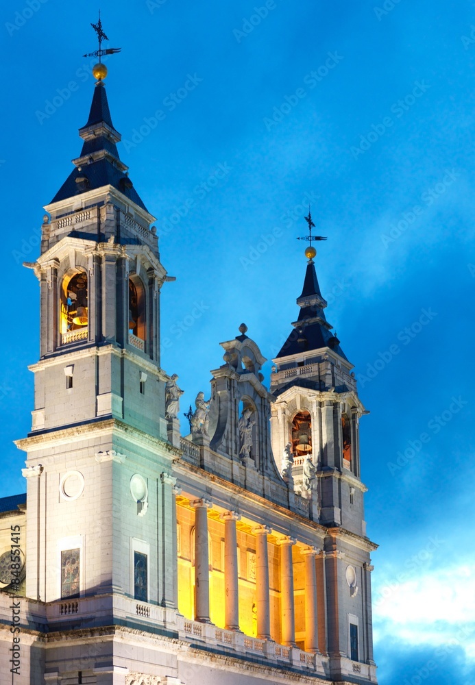 Obraz premium 야경 첨탐