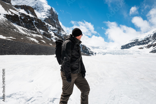 Bergsteiger auf kanadischem Gletscher: Abenteuer und Natur in Reinform