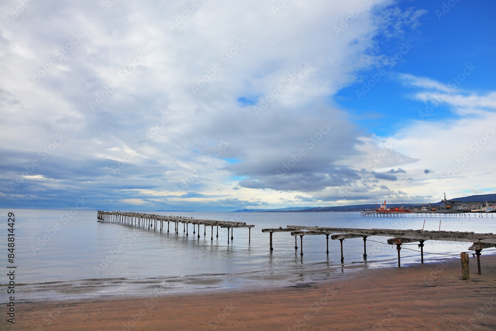 Abandoned pier Abandoned pier