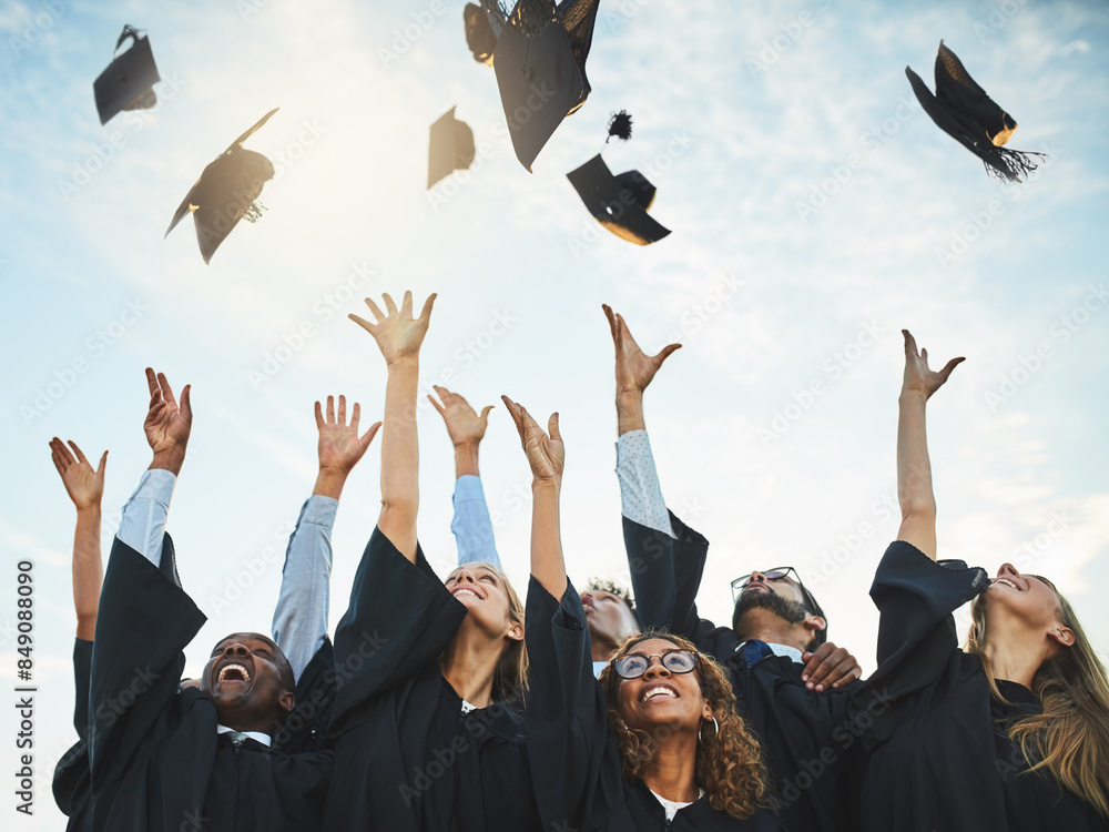 Ταπετσαρία Students, graduation and caps in sky with happiness, university achievement or ceremony or excited people