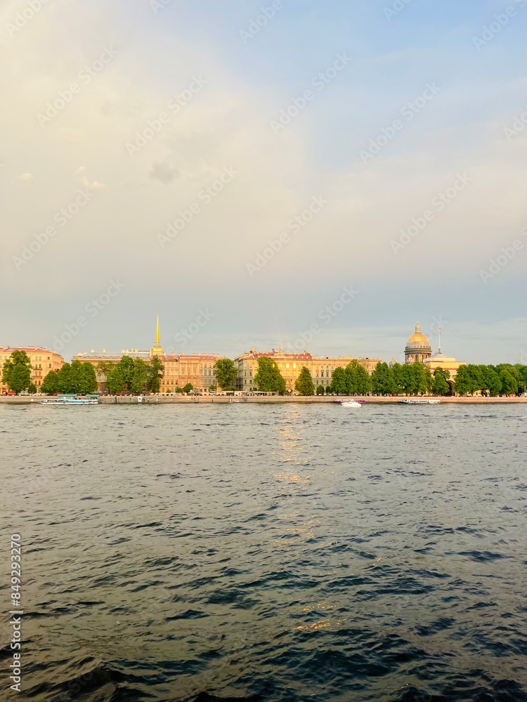 Obraz premium City river at the sunset time 