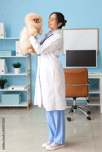 Female veterinarian with cu...
