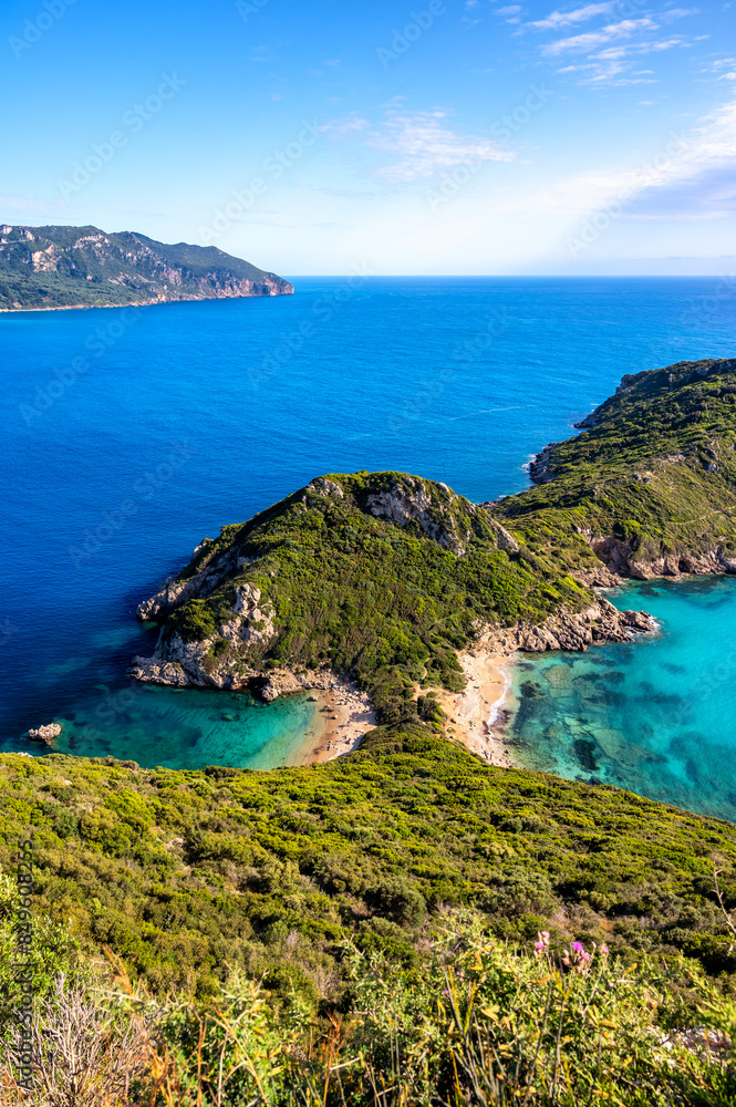 Wunderschöne Küste von Korfu mit der Zwillingsbucht Porto Timoni Wunderschöne Küste von Korfu mit der Zwillingsbucht Porto Timoni