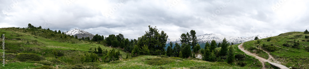 Aussicht im Müstair Tal in der Schweiz Aussicht im Müstair Tal in der Schweiz