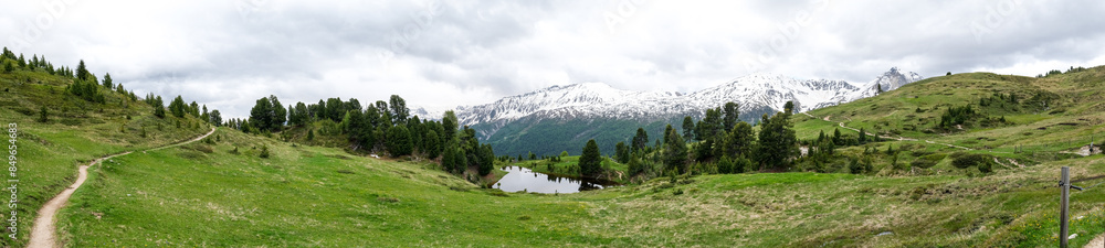 Aussicht im Müstair Tal in der Schweiz Aussicht im Müstair Tal in der Schweiz