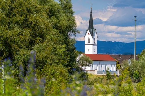 Kirche in Reibersdorf bei Straubing in Niederbayern