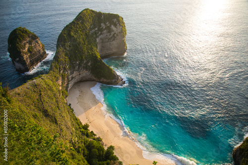 Obraz na płótnie Beautiful view of Kelingking Beach on Nusa Penida island, Indonesia w salonie