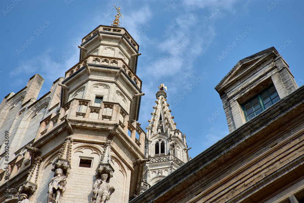 Fototapeta premium Opulent buildings on Grand Place in Brussels in Belgium