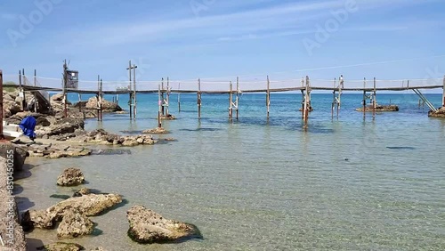 Vasto Marina - Panoramica del Trabocco Cungarelle dalla spiaggia photo