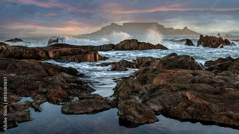 Obraz premium Table Mountain from Bloubergstrand