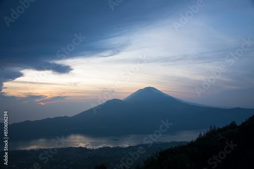 Obraz na płótnie Beautiful view of the sunrise at Mount Bromo in Bali, Indonesia
w salonie