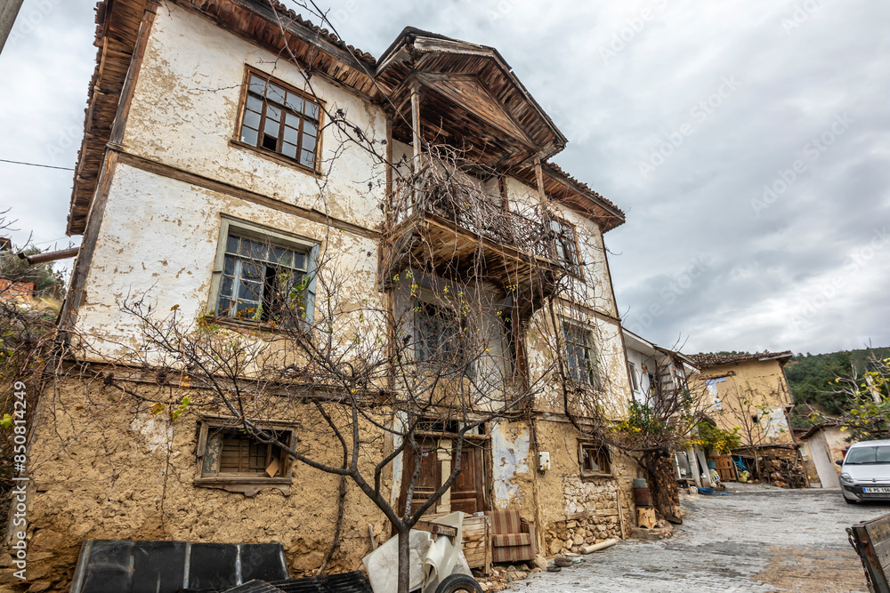 Adobe houses of cultural value in the villages of Bursa Iznik Adobe houses of cultural value in the villages of Bursa Iznik