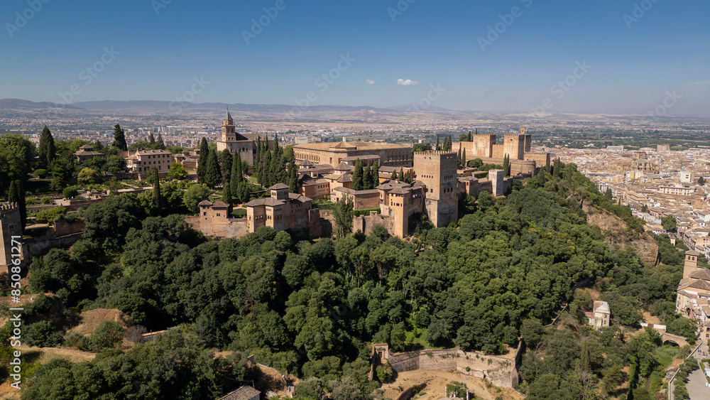 Vista aérea de la hermosa alhambra de Granada en España Vista aérea de la hermosa alhambra de Granada en España