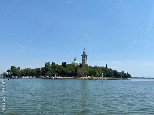 Obraz na płótnie Grado - Isola e santuario di Barbana w salonie