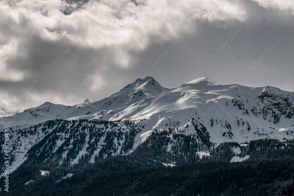 Obraz premium Snow covered mountain panorama (Bormio, Italian alps)