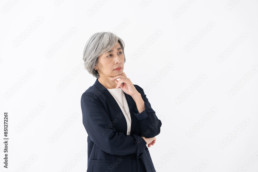 悩む女性 悩む女性