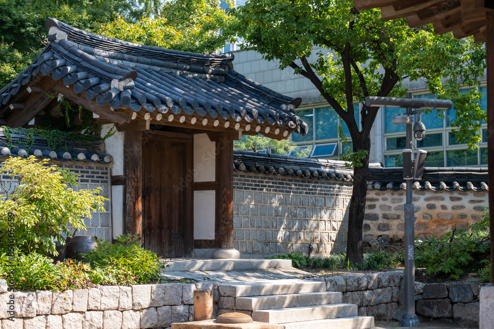 Traditional Korean building in Namsangol Hanok village, a recreated village of historical Korean buildings in Seoul, South Korea Traditional Korean building in Namsangol Hanok village, a recreated village of historical Korean buildings in Seoul, South Korea