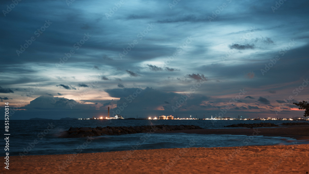 Obraz premium sunset over the sea