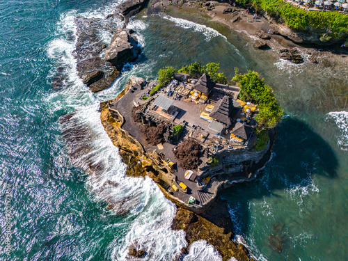 Photos Cliff sea coast at Tanah Lot, Bali, Indonesia
