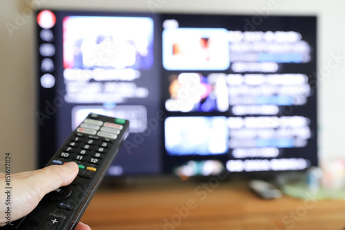 Fotografía テレビとリモコン　視聴イメージ