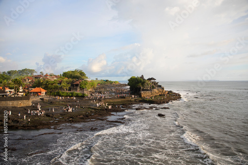 Obraz na płótnie Beautiful view of Tanah Lot temple in Ubud on Bali Island, Indonesia
w salonie