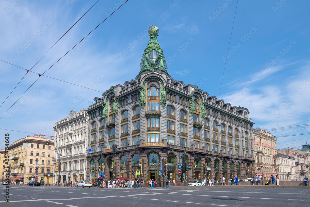 Naklejka premium View of the old building of the House of Books store (House of the Singer company) on a sunny June day, Saint Petersburg