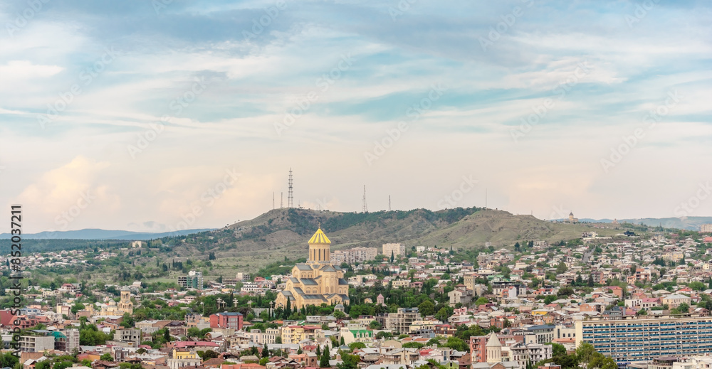 Obraz premium View of Tbilisi from a high point. Tourist view of the Georgian city of Tbilisi.