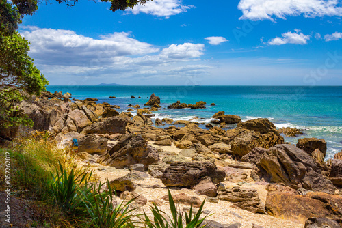 Obraz na płótnie Landscape Scenery of Mount Maunganui Beach, Tauranga - New Zealand; Rocky Part of the Beach w salonie